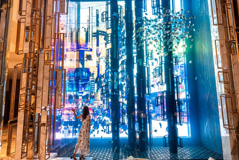 Samsung hipnotyzuje gości luksusowego Dubai Resort wyświetlaczem The Wall i rozwiązaniami Smart Signage