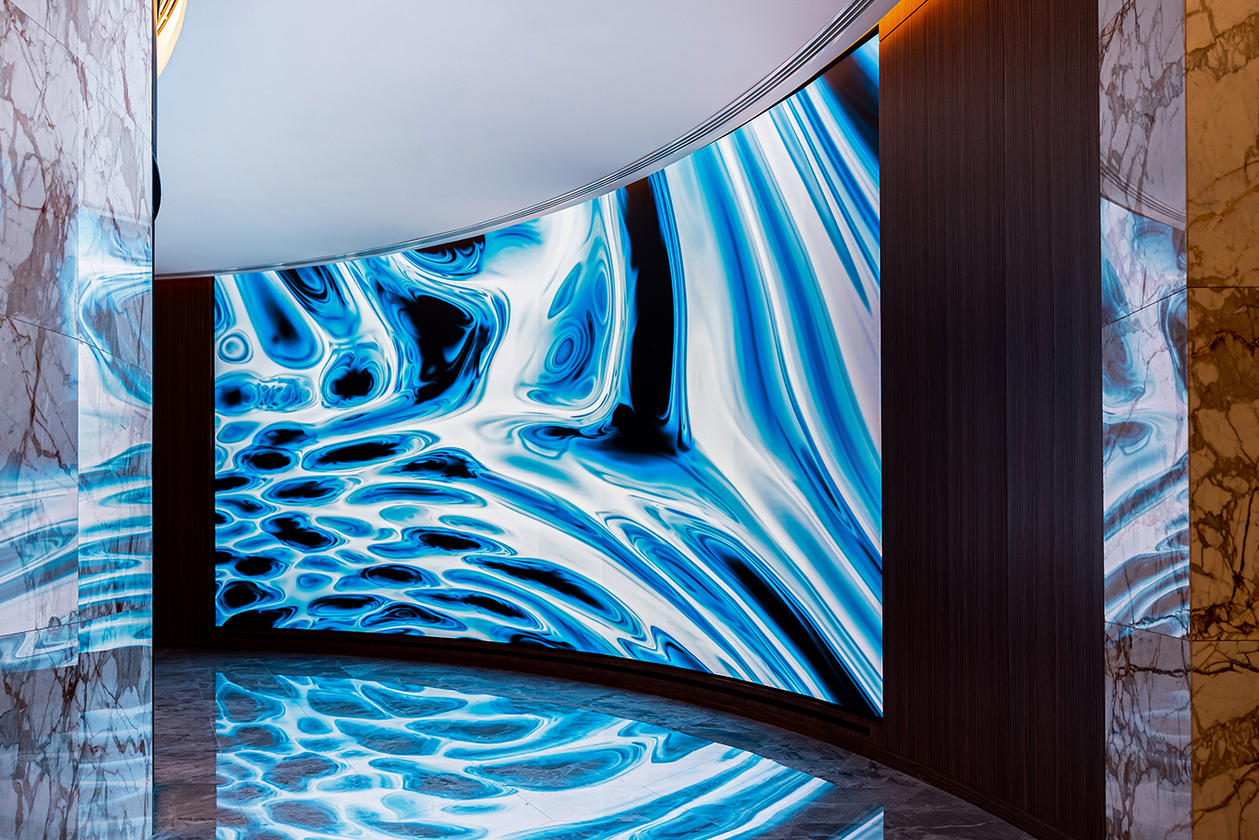 The Wall Atlantis The Royal dl8 Spa 2