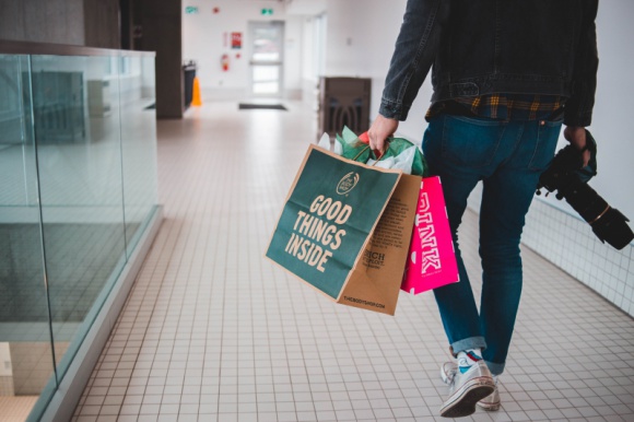 Nowy raport Salesforce Shopping Index: 2% konsumentów generuje aż 40% przychodów