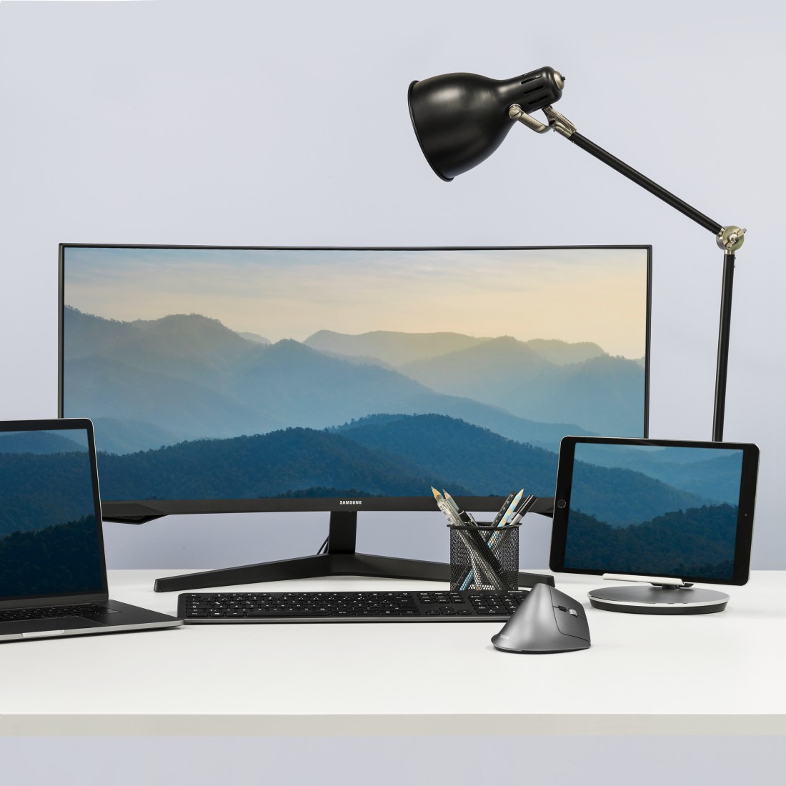 Nowoczesny ergonomiczny zestaw do pracy.jpg