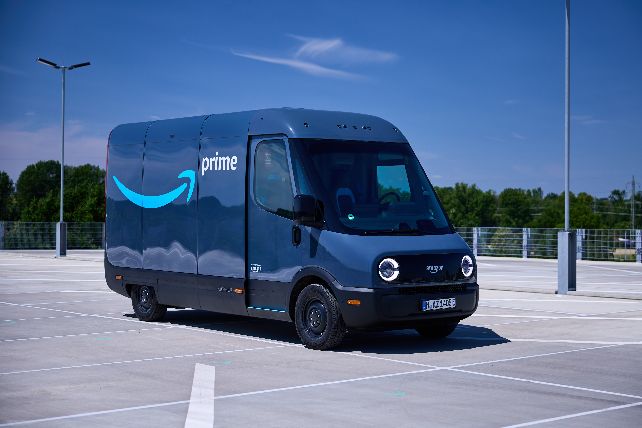 Już w Europie – Amazon wprowadza pierwsze elektryczne samochody dostawcze Rivian