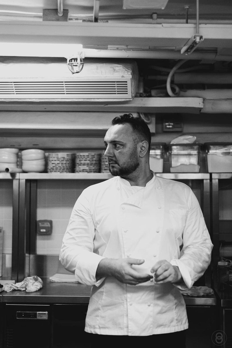 Aleksander Baron, szef kuchni, właściciel restauracji Frank – Winebar & Shop, artysta z wykształcenia i pasjonat fotografii