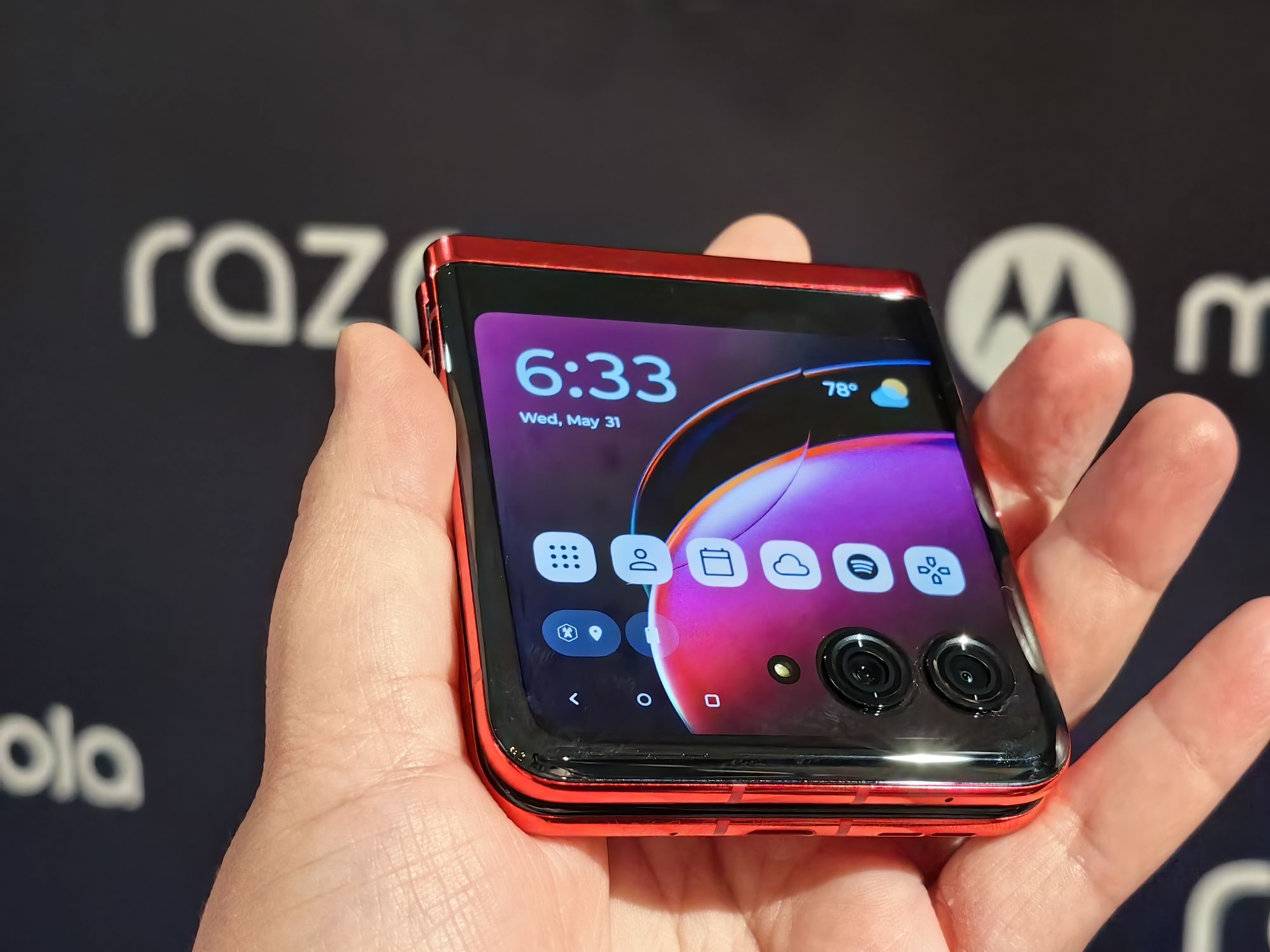Motorola razr 40 ultra   tel  017