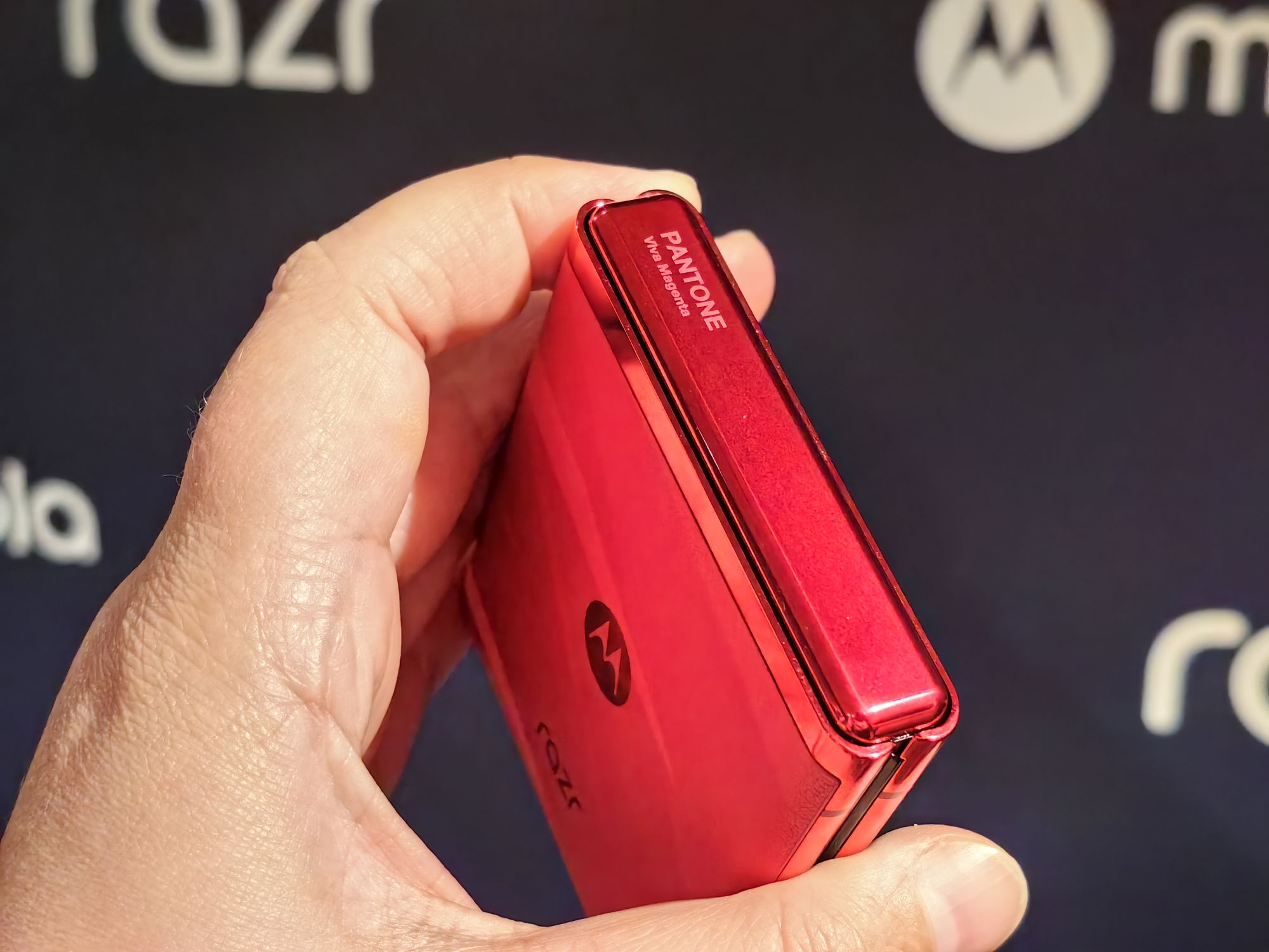Motorola razr 40 ultra   tel  018