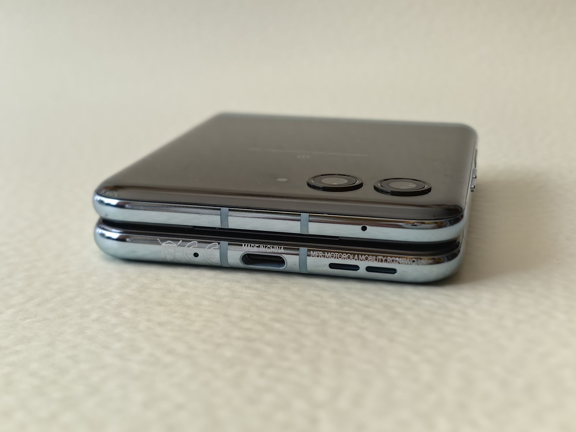 Motorola razr 40 ultra   tel  054