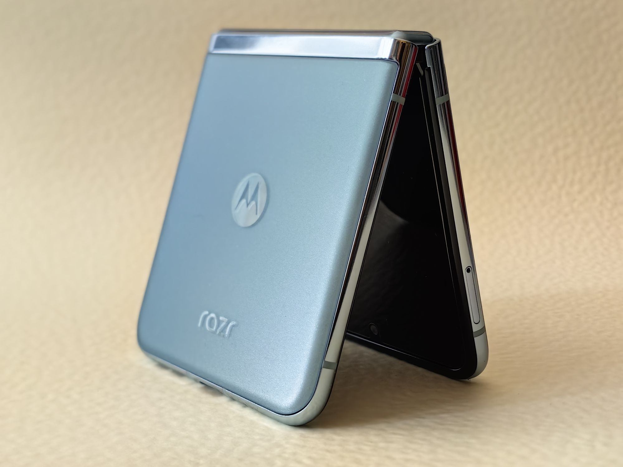 Motorola razr 40 ultra   tel  060