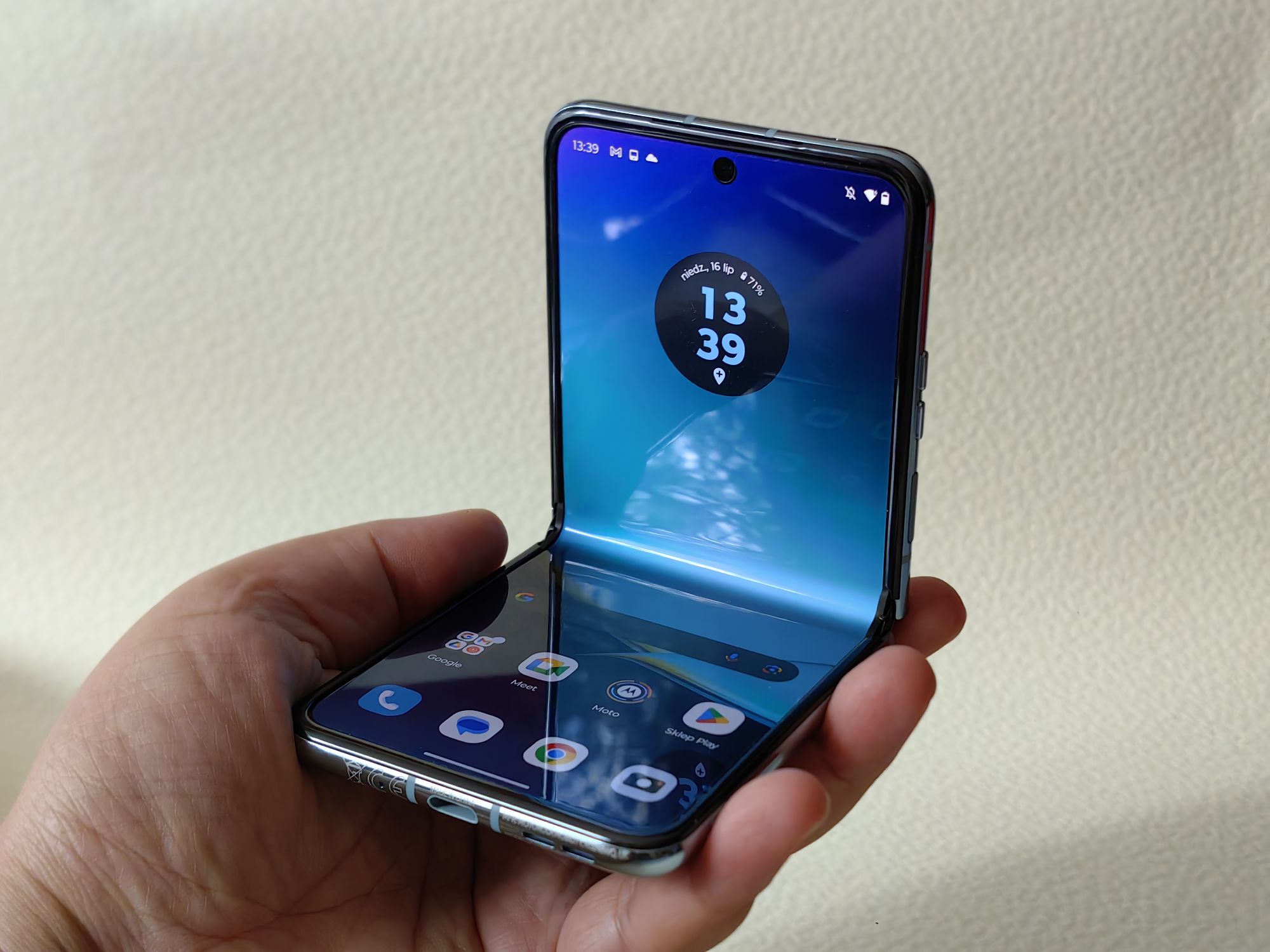 Motorola razr 40 ultra   tel  072