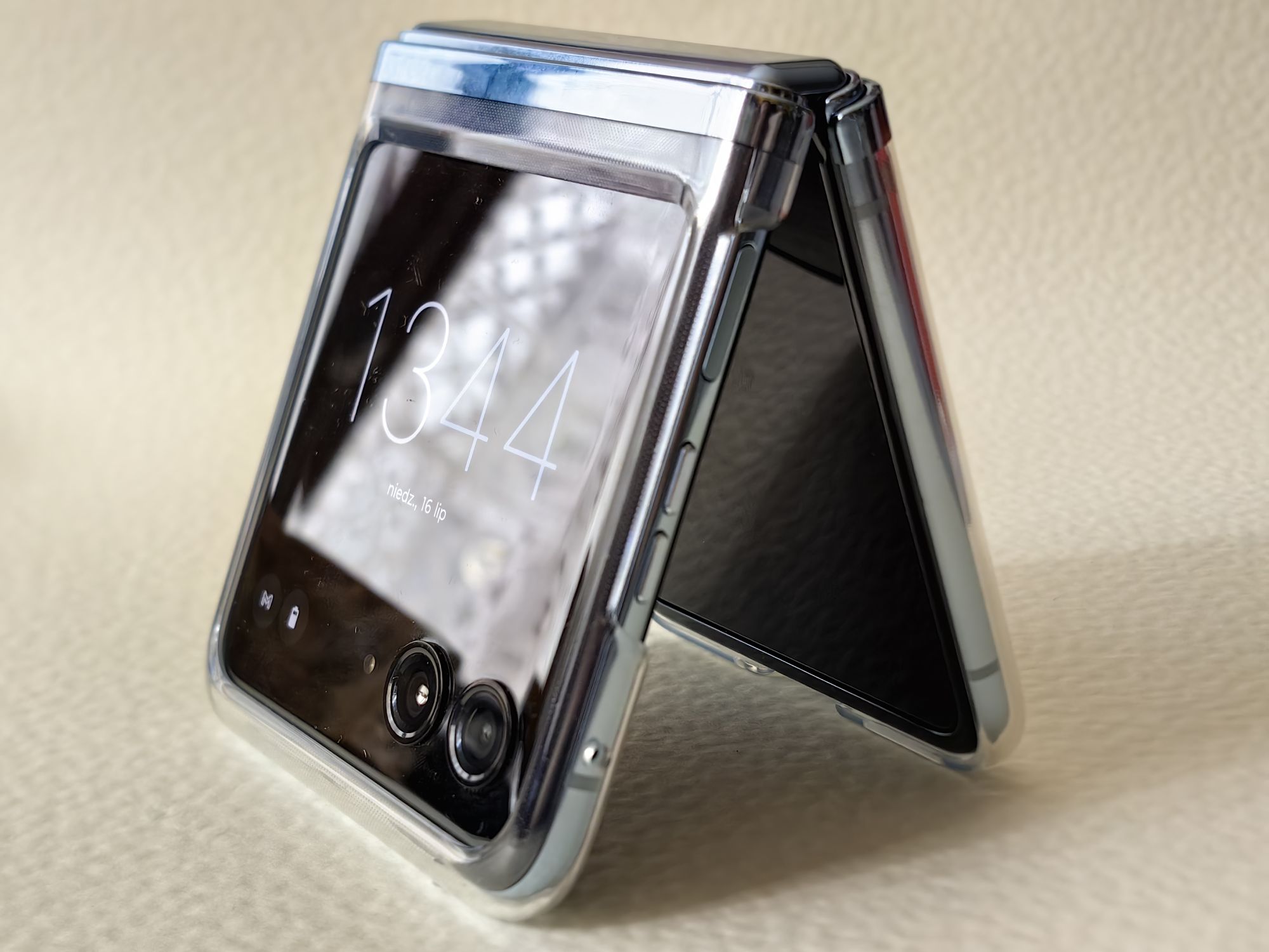 Motorola razr 40 ultra tel 082