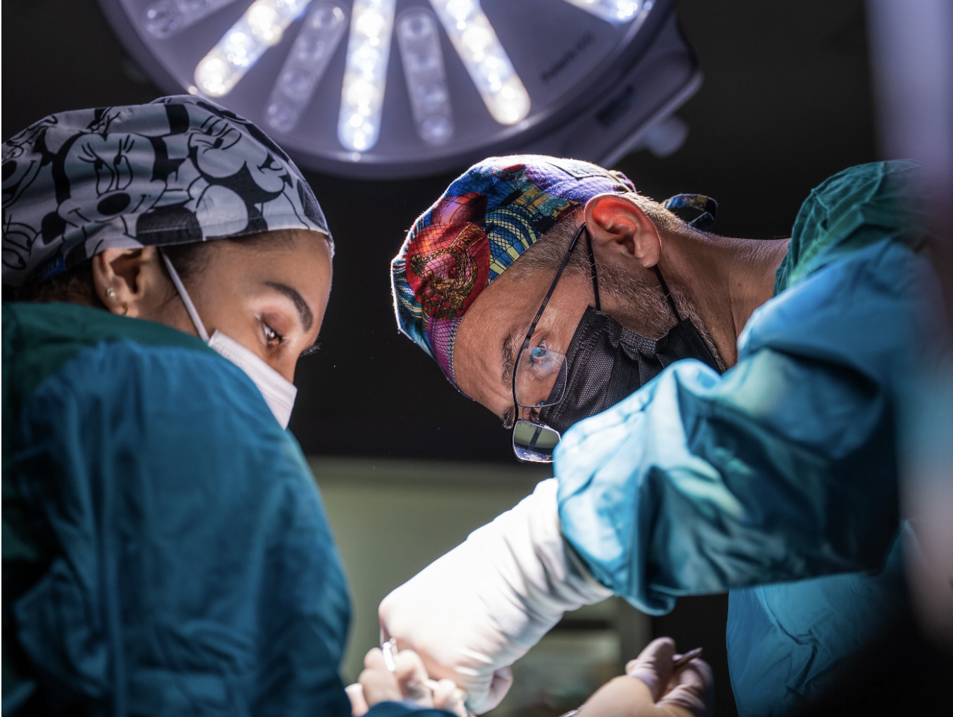 Już ponad stu chirurgów w Polsce operuje przy wsparciu robotów