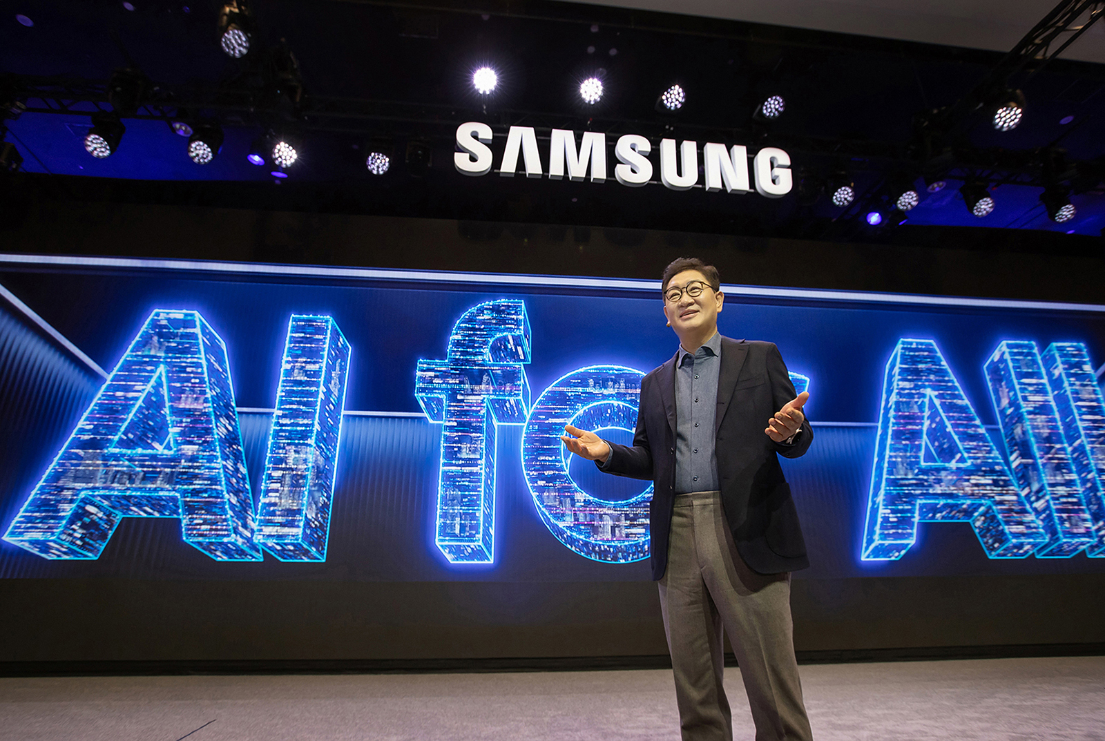 „AI dla każdego” – Samsung prezentuje nową wizję na targach CES 2024