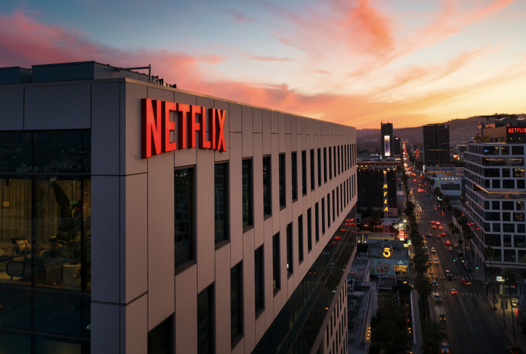 Netflix triumfuje: Rekordowe zyski i dynamiczny wzrost subskrypcji w IV kw. 2023 r.