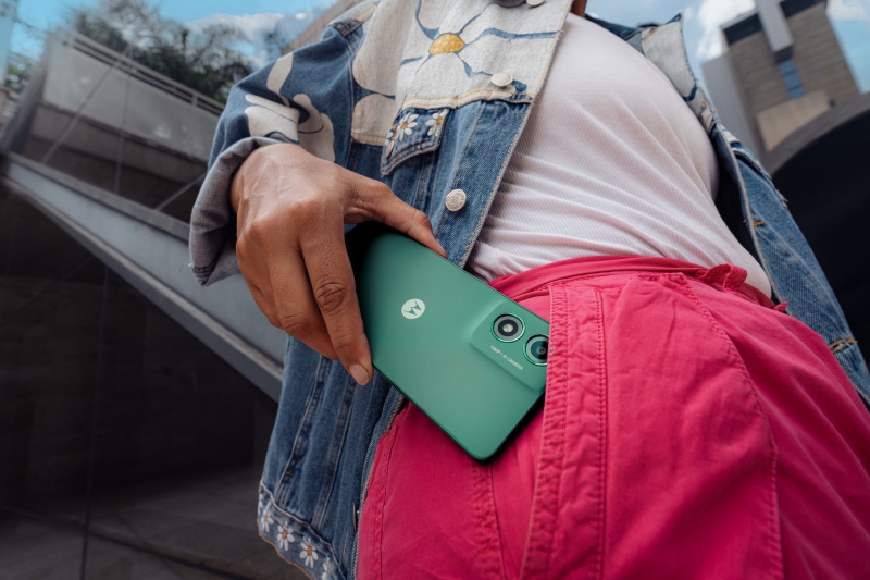 2089344861 MOTO G04 01