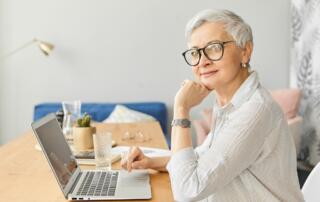85 proc. polskich pracowników w wieku 60+ jest przychylnych automatyzacji pracy – Nowa analiza ClickMeeting