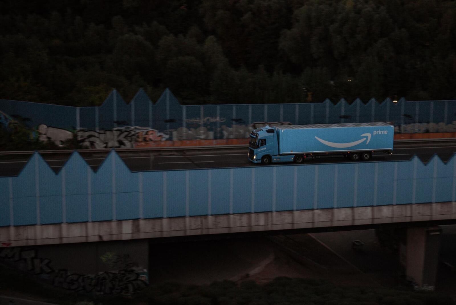 Amazon uruchomił w Gorzyczkach 11. centrum logistyczne w Polsce