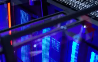 Vertiv wprowadza do oferty efektywne kosztowo, w pełni wypełnione szafy bateryjne z akumulatorami litowymi o dużej gęstości mocy, przeznaczone do szybkiej instalacji w centrach wysokowydajnego przetwarzania danych