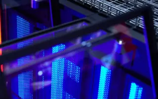 Vertiv wprowadza do oferty efektywne kosztowo, w pełni wypełnione szafy bateryjne z akumulatorami litowymi o dużej gęstości mocy, przeznaczone do szybkiej instalacji w centrach wysokowydajnego przetwarzania danych