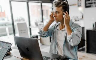 Prawie 3 mln zł zarobili twórcy płatnych webinarów w tym roku – Nowe dane ClickMeeting