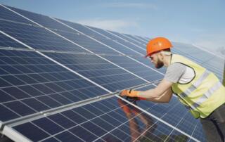 2 biliony dolarów w 2024 roku - inwestycje w OZE na czele globalnych trendów branży energetycznej