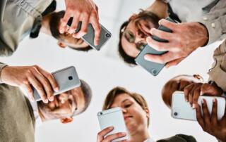 Mobilny Portret Polaka: tylko połowa z nas czuje się bezpiecznie w internecie