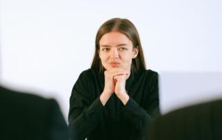 Starsi pracownicy szukają stabilizacji, młodzi – nowej pracy – Mobilność zawodowa Polaków w 2025 roku