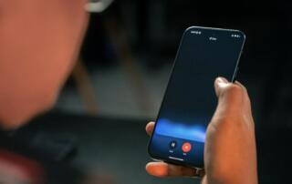 CEO Google potwierdził, że prowadzi rozmowy z Apple na temat dodania funkcji Gemini AI do iPhone'a