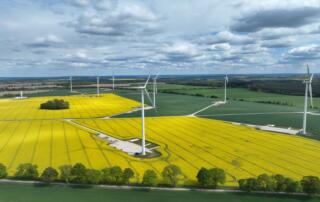 Pierwszy prąd z nowej farmy wiatrowej Grupy Polsat Plus i ZE PAK w Drzeżewie o mocy 139 MW już w sieci