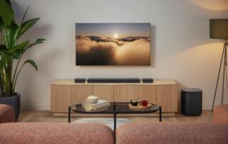 JBL Bar 800 MK II to 7.1-kanałowy system typu soundbar z odłączanymi głośnikami surround i technologią Dolby Atmos®.
