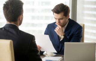 61 proc. pracujących czuje presję na ciągłe podnoszenie kwalifikacji zawodowych, ale tylko 44 proc. widzi przełożenie rozwoju kompetencji na swoją karierę