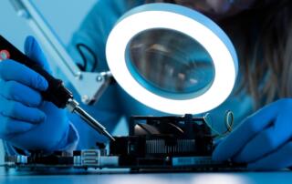 AI: Mniej zgłoszeń - większe oszczędności – ewolucja w naprawach elektroniki