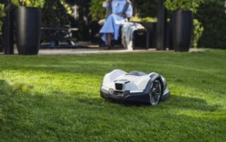 Czas na nową erę pielęgnacji trawnika – Husqvarna wprowadza cztery nowe roboty koszące z technologią opartą na AI oraz dwa nowe modele dla profesjonalistów