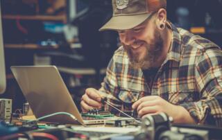 Polskie AI dla producentów elektroniki – Smartfony i laptopy będą działać dłużej