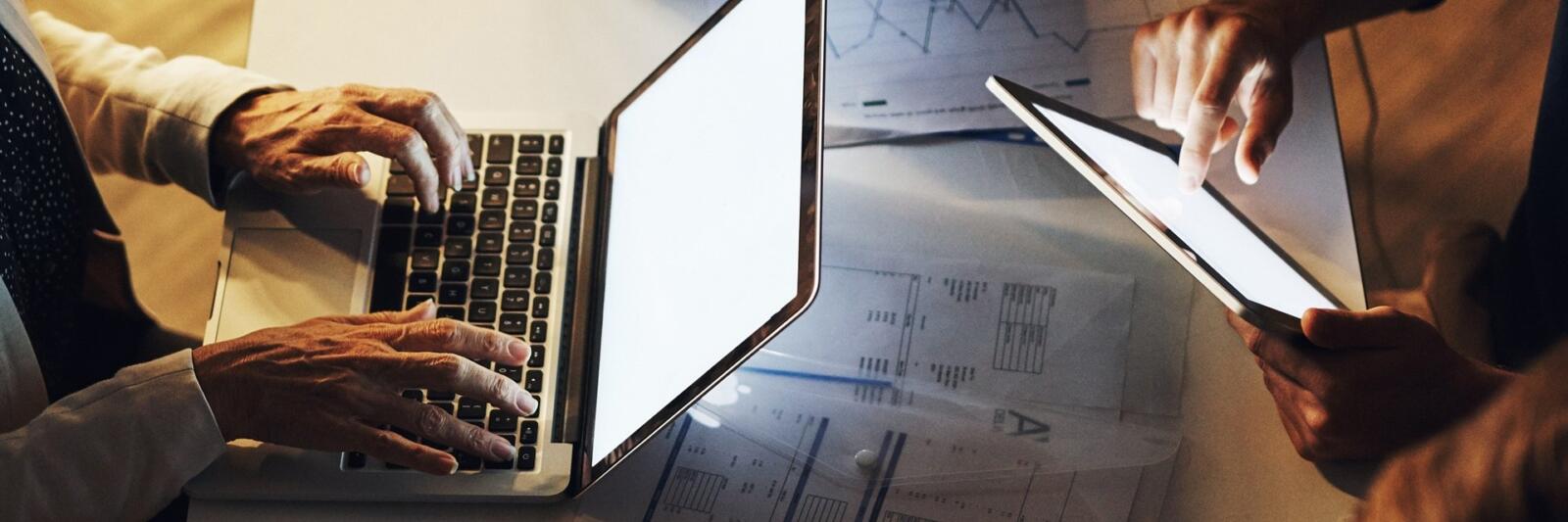 Raport Rynek Pracy Specjalistów w 2025 roku – Kolejny wzrost liczby aplikacji i klientów