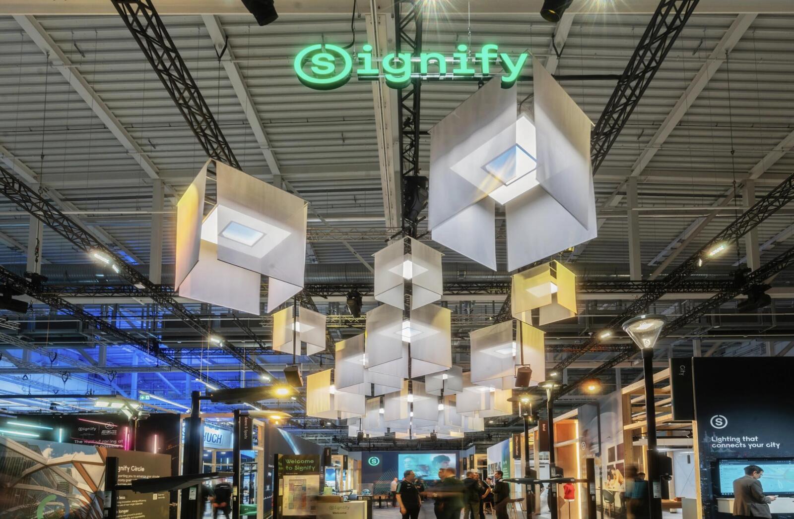 Kolejna generacja rozwiązań Signify Interact zapewnia bardziej inteligentne, bezpieczne i efektywne oświetlenie dla inteligentnych budynków i miast
