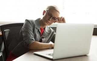 Polacy produktywnością przewyższają USA. 61 proc. chce krótszej pracy – Czego potrzebują by pracować 20 proc. mniej?