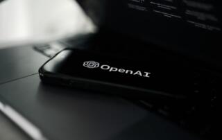 OpenAI wprowadza Chronicle – AI, które „widzi” ekran i lepiej rozumie kontekst pracy