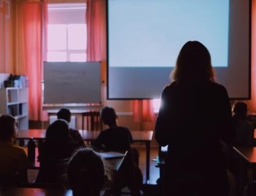 Projektory w szkołach – klucz do lepszego nauczania