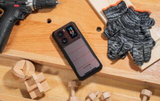 Smartfon zamiast skrzynki z narzędziami? Pancerne modele OUKITEL na wiosenny remont i budowę