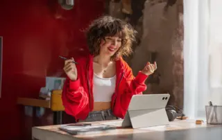 Najnowsze badania wykazują że tablety stały się dla pokolenia Z nieodzownym elementem procesu twórczego nauki oraz codziennego życia