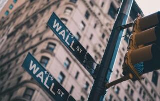 Wall Street skupia się na wynikach firm, geopolityka schodzi na plan
