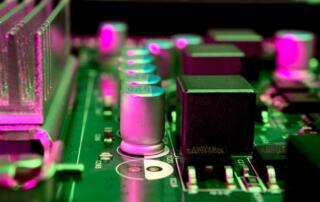 AMD przejmuje startup Mext - optymalizacja pamięci AI