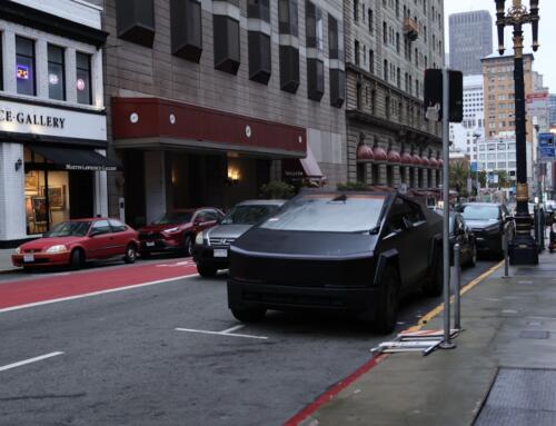 Tesla nauczy się zapamiętywać ulubione miejsca parkowania