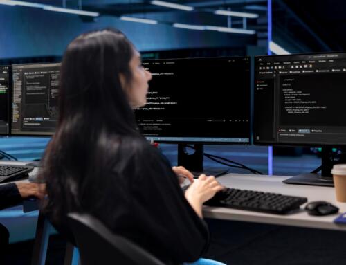 Frontend oblegany przez początkujących w branży IT, ale liczba ofert pracy cały czas spada – Podsumowanie półrocza na rynku pracy